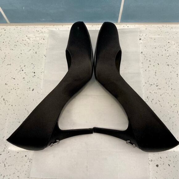 Chanel 2012 Interlocking CC Logo Lagerfeld Satin Crystal Pumps 38.5 Box Dust Bag - Picture 15 of 16